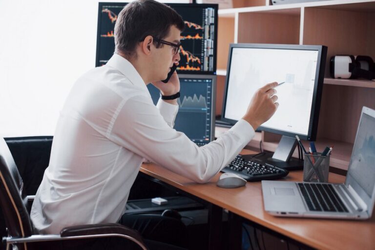 Apa Itu Sistem Komputer? Penjelasan Lengkap & Fungsinya